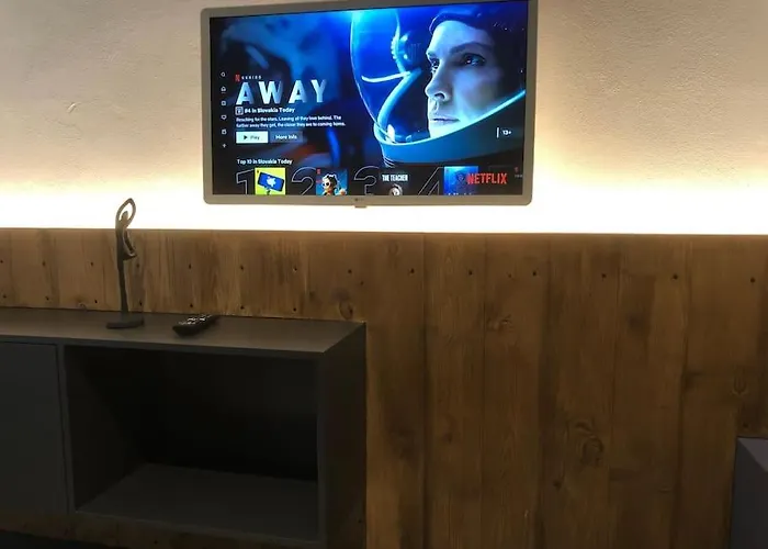 Center - Blue * 브라티슬라바